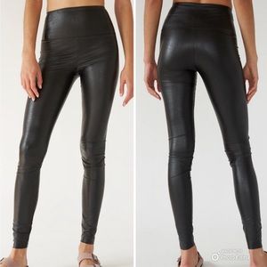 Aritzia - Wilfred Free Daria Faux Leather Legging